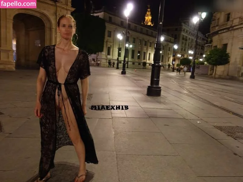 MiaExhib / https: / mia_exhib Onlyfans Photo Gallery 