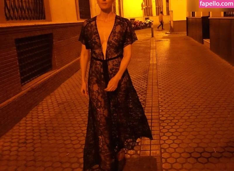 MiaExhib / https: / mia_exhib Onlyfans Photo Gallery 