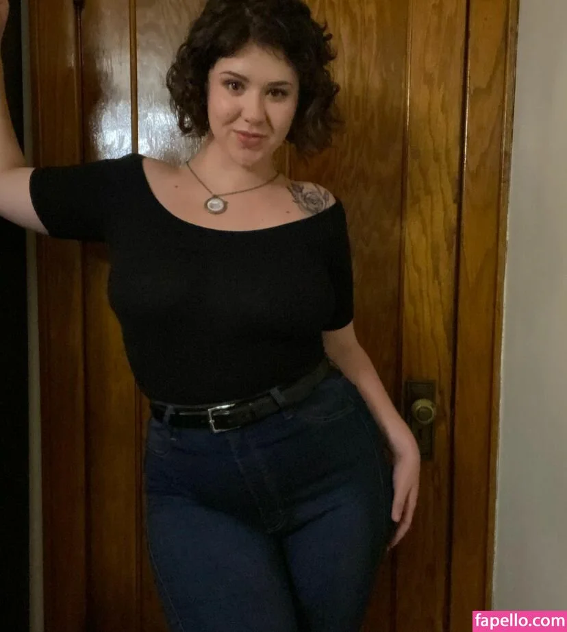 Olive Apple / https: / oliveapple42 Onlyfans Photo Gallery 