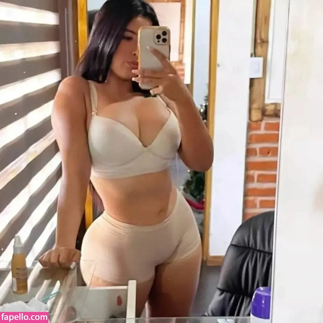 Alejandra Quiroz / alejandraquiroz_f Onlyfans Photo Gallery 