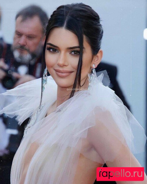 Kendall Jenner / KendallJenner Onlyfans Photo Gallery 