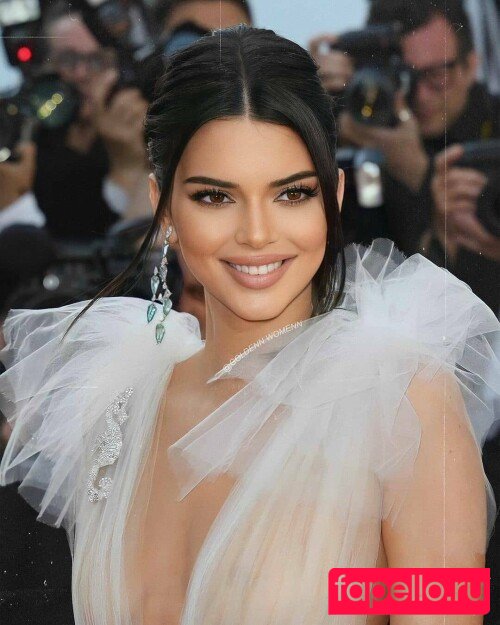 Kendall Jenner / KendallJenner Onlyfans Photo Gallery 