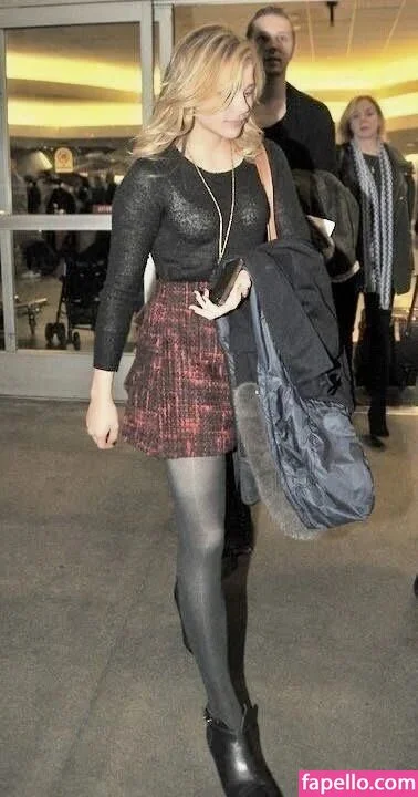 Chloë Grace Moretz / chloegmoretz / https: Onlyfans Photo Gallery 