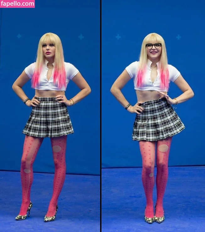 Chloë Grace Moretz / chloegmoretz / https: Onlyfans Photo Gallery 