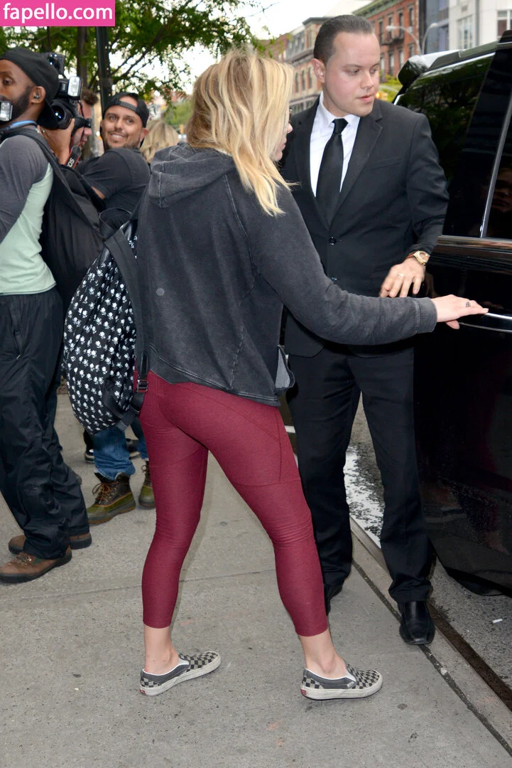 Chloë Grace Moretz / chloegmoretz / https: Onlyfans Photo Gallery 