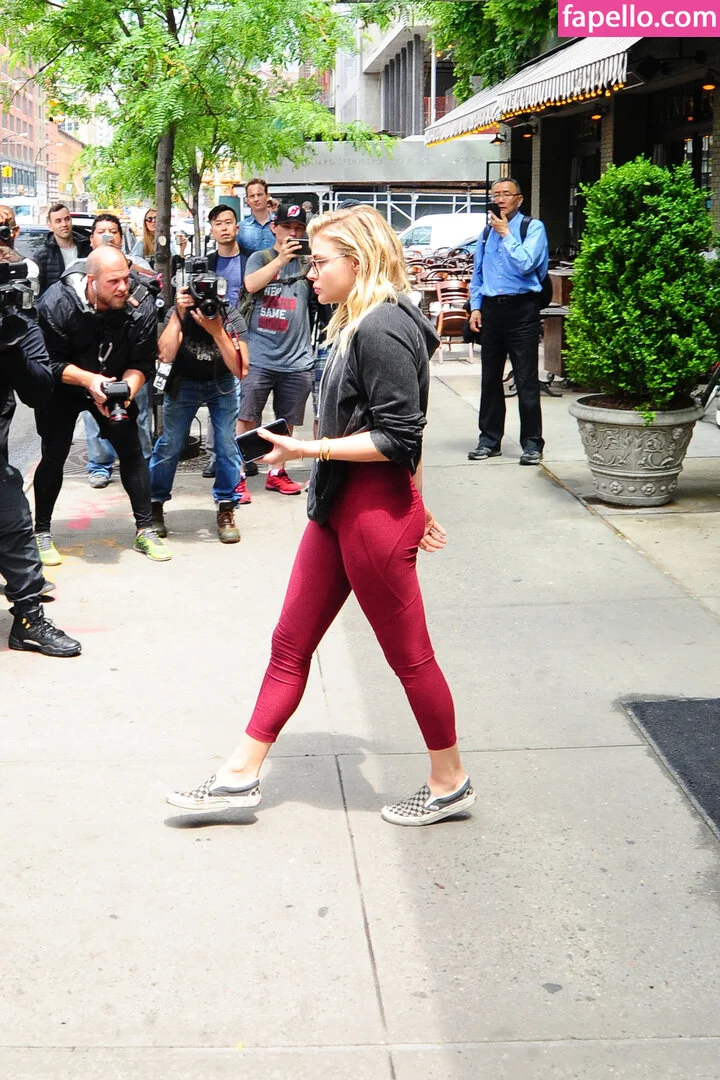 Chloë Grace Moretz / chloegmoretz / https: Onlyfans Photo Gallery 