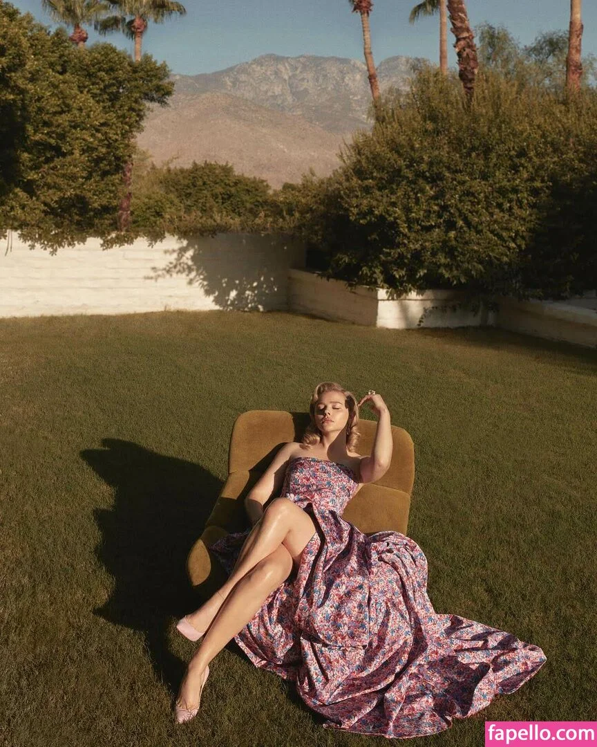 Chloë Grace Moretz / chloegmoretz / https: Onlyfans Photo Gallery 