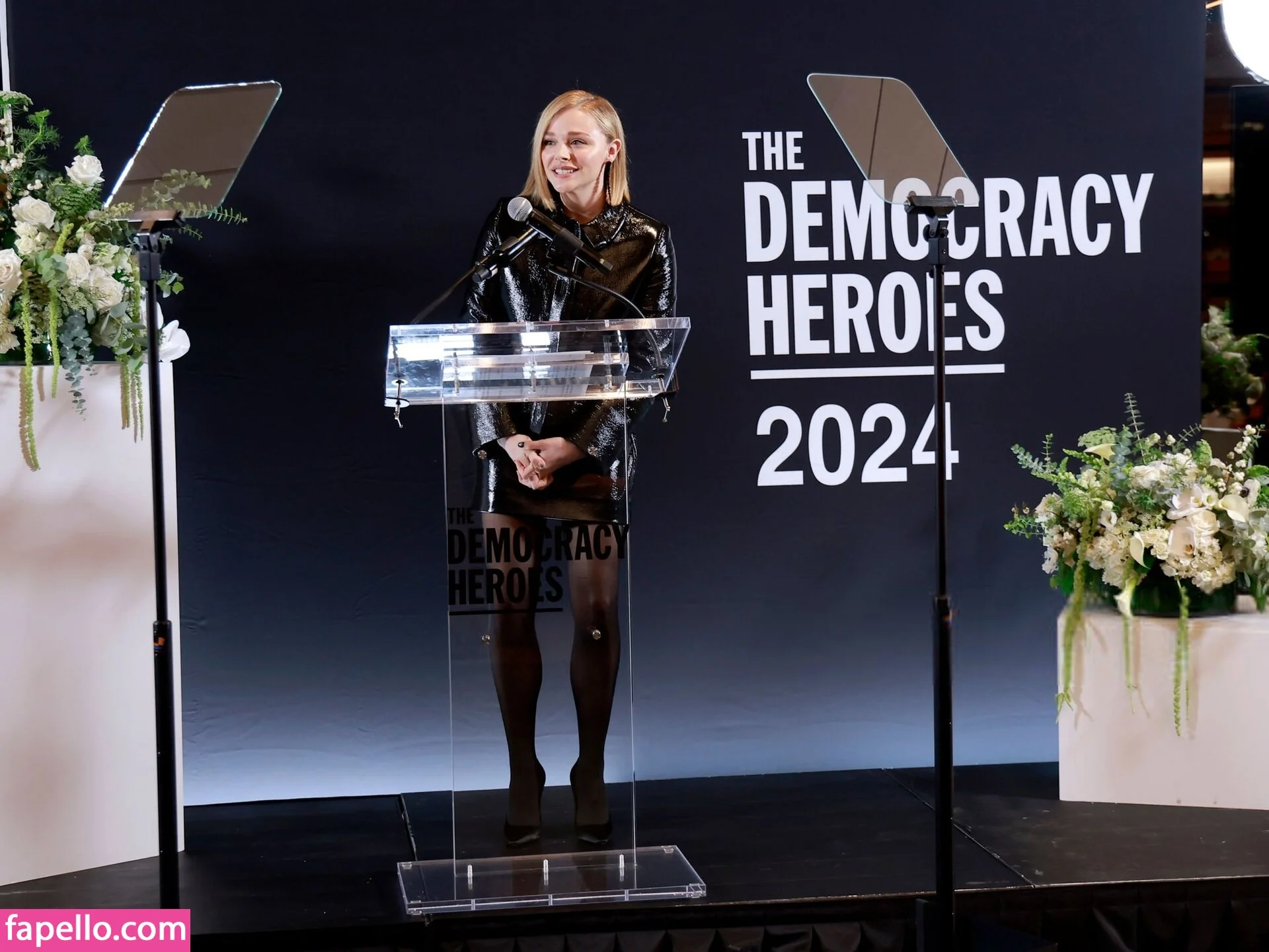 Chloë Grace Moretz / chloegmoretz / https: Onlyfans Photo Gallery 