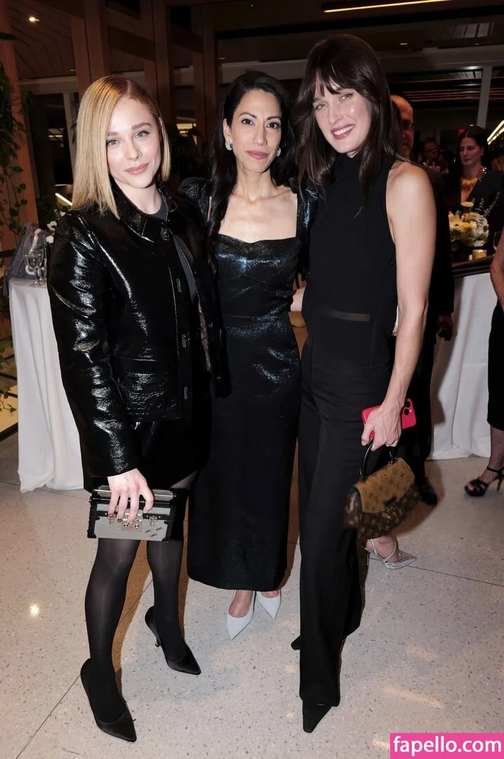 Chloë Grace Moretz / chloegmoretz / https: Onlyfans Photo Gallery 