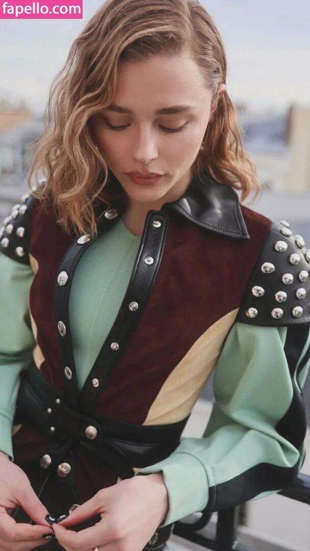 Chloë Grace Moretz / chloegmoretz / https: Onlyfans Photo Gallery 