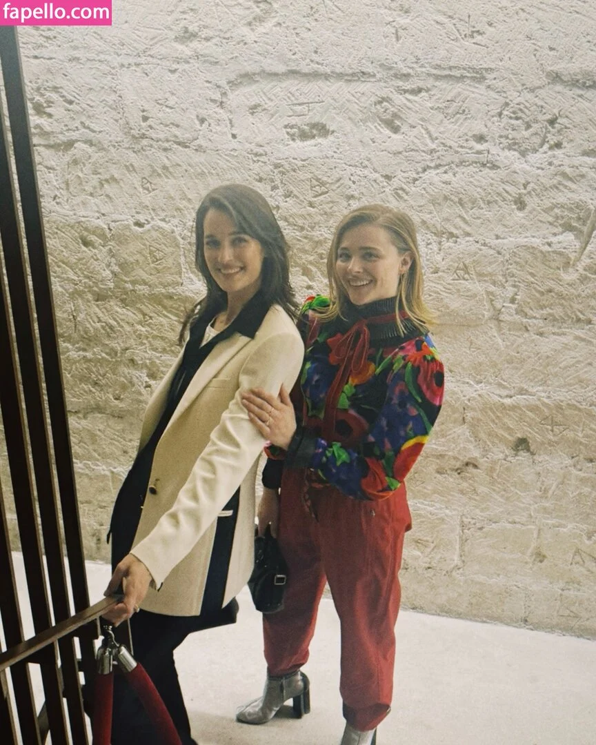 Chloë Grace Moretz / chloegmoretz / https: Onlyfans Photo Gallery 