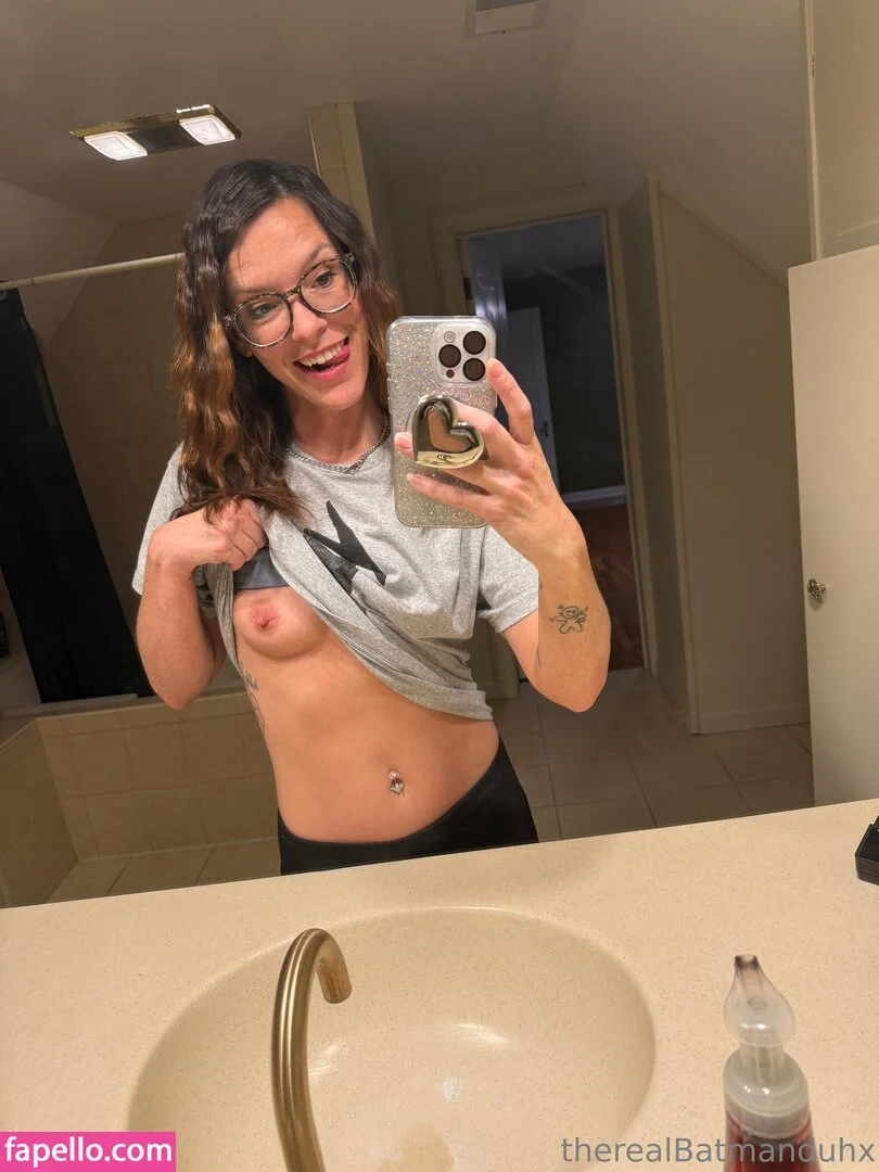 therealbatman_o / therealbatmanduhx Onlyfans Photo Gallery 