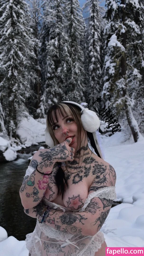 f_urbee / furbee._ / furbs0 Onlyfans Photo Gallery 