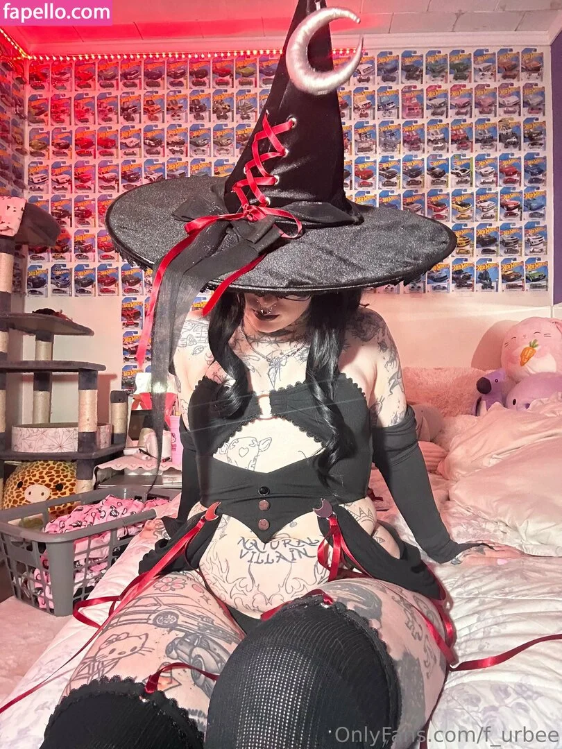 f_urbee / furbee._ / furbs0 Onlyfans Photo Gallery 