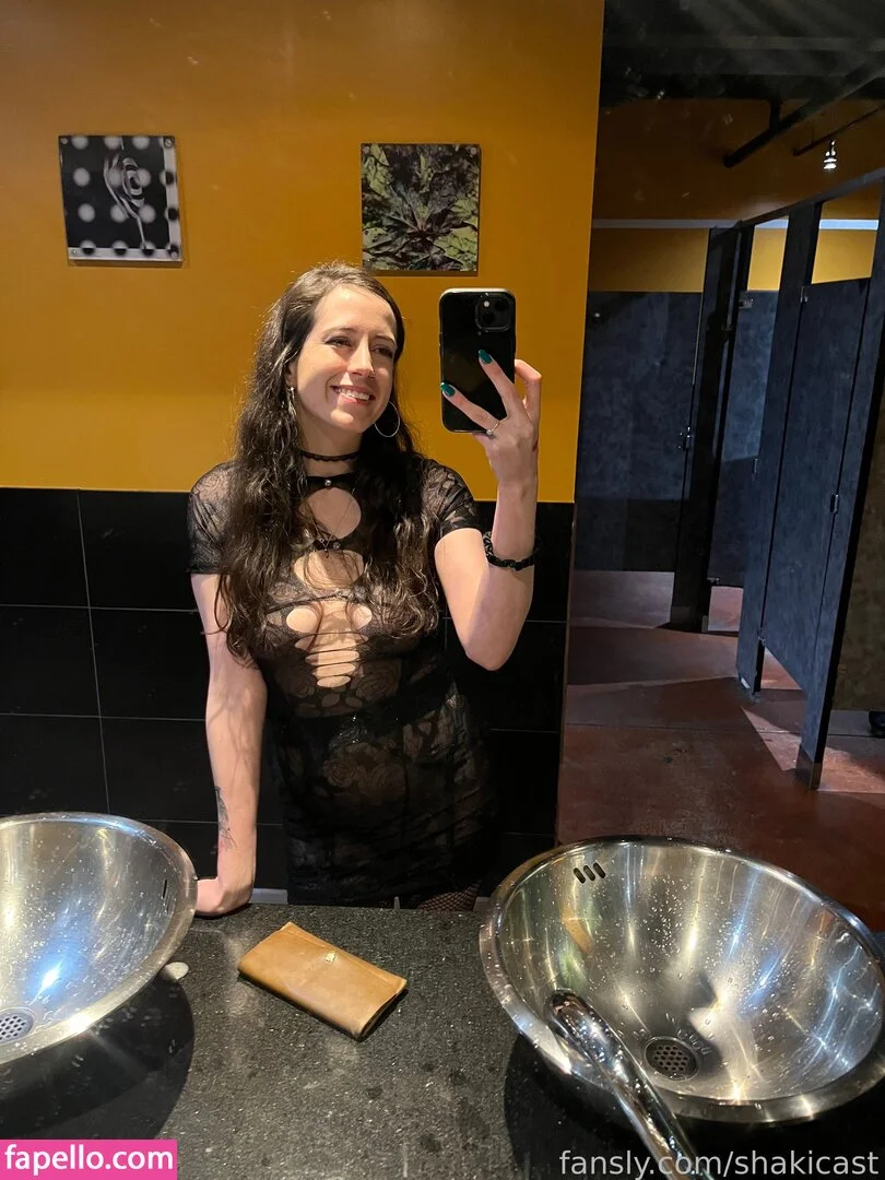 https: / shakicast Onlyfans Photo Gallery 