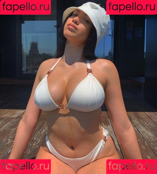 angel yussuff / angelprettyy / angelyussof Onlyfans Photo Gallery 