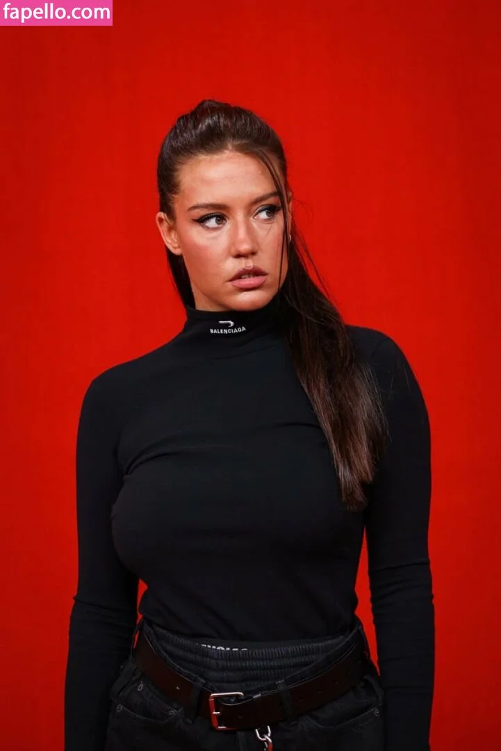 Adele Exarchopoulos / adeleexarchopoulos Onlyfans Photo Gallery 