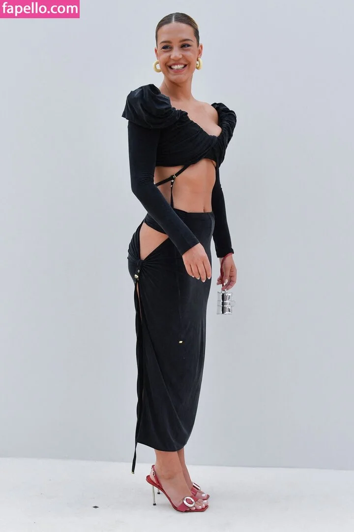 Adele Exarchopoulos / adeleexarchopoulos Onlyfans Photo Gallery 