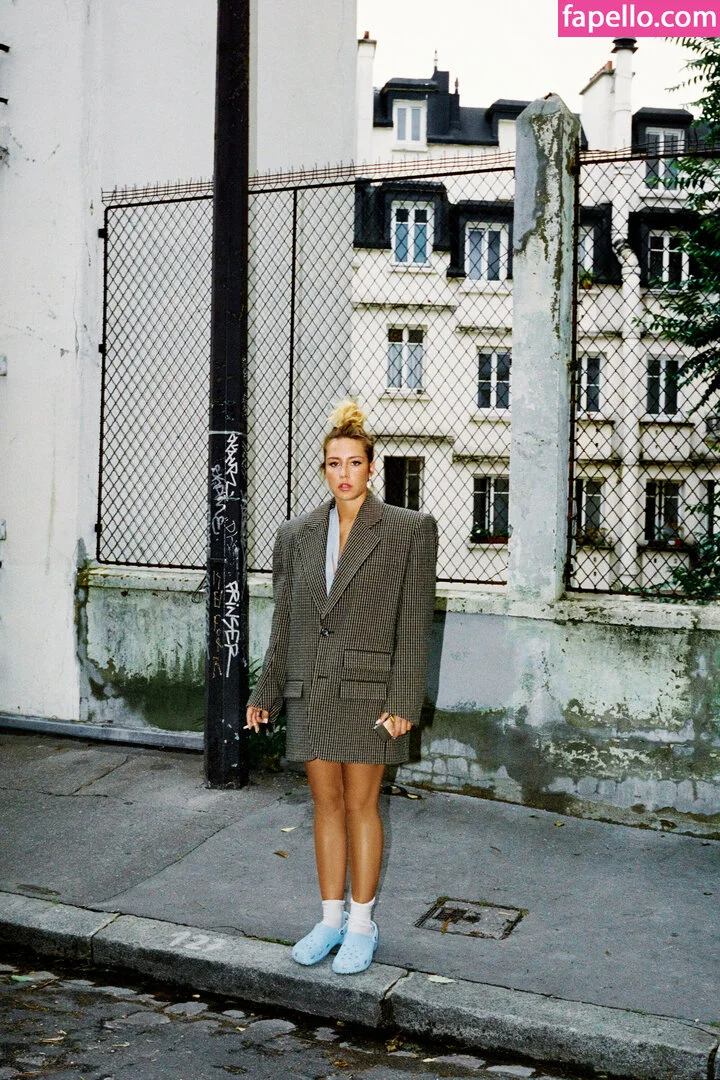 Adele Exarchopoulos / adeleexarchopoulos Onlyfans Photo Gallery 