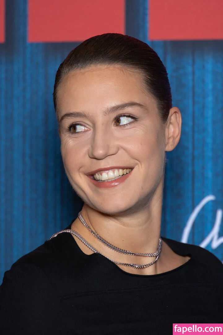 Adele Exarchopoulos / adeleexarchopoulos Onlyfans Photo Gallery 