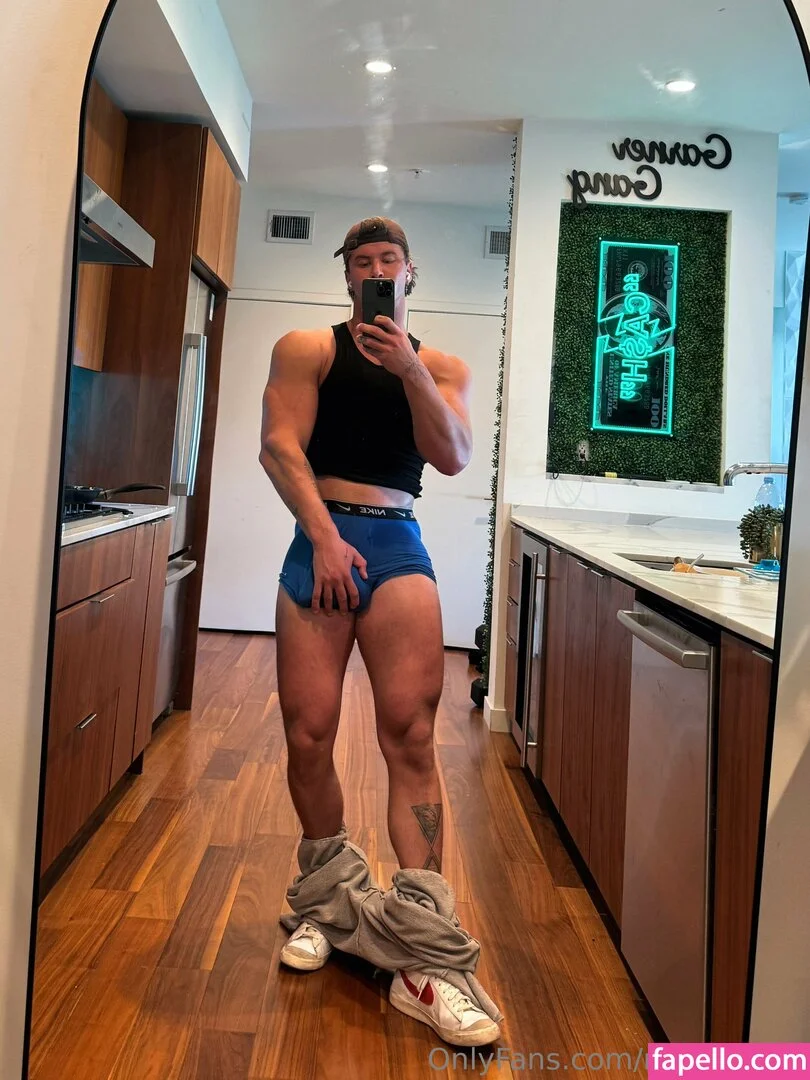 nategarner Onlyfans Photo Gallery 