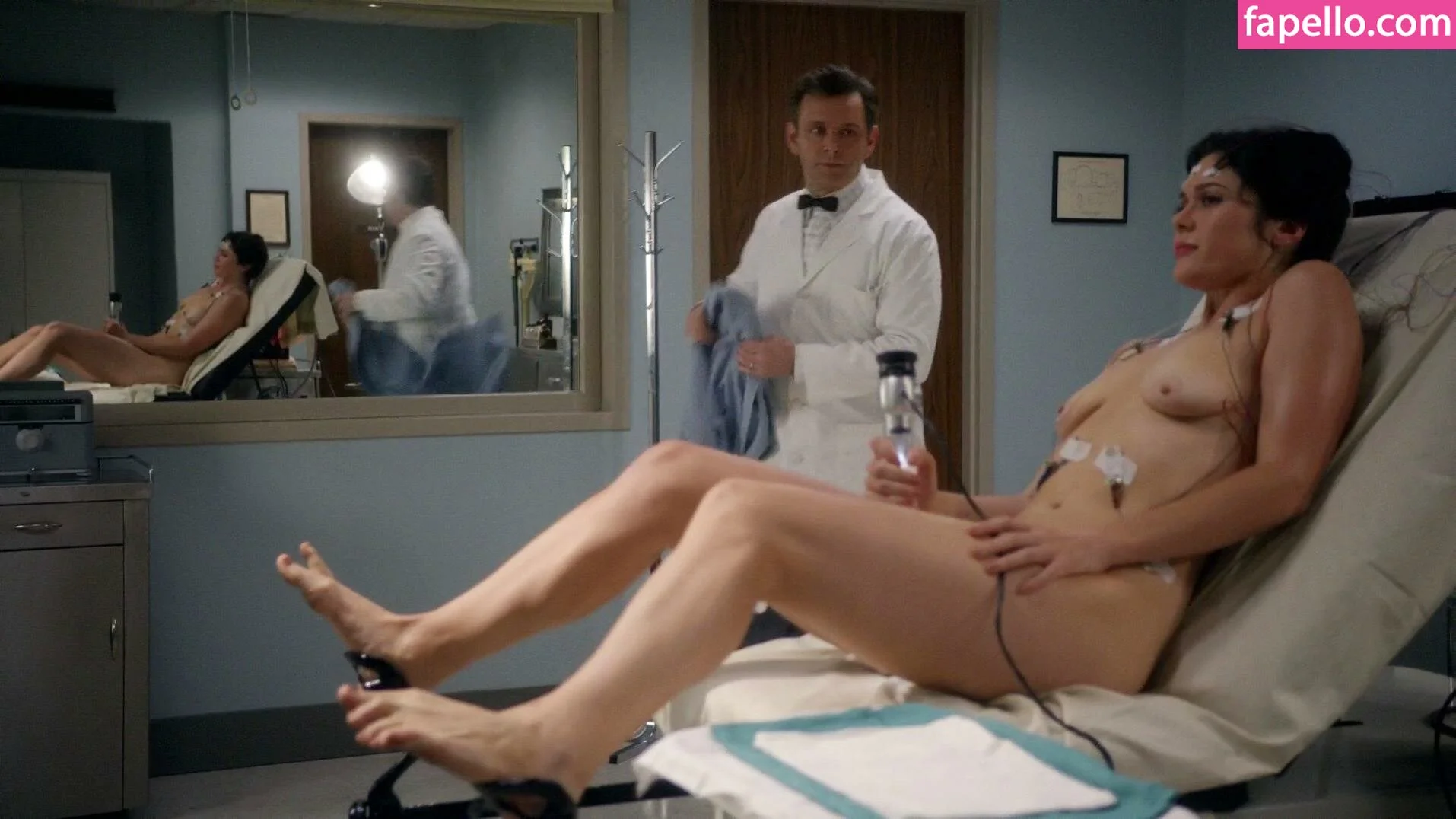 Lizzy Caplan / thelizzycaplan Onlyfans Photo Gallery 