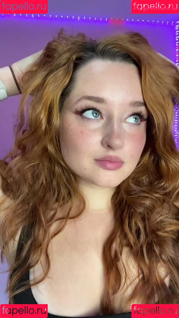 Elle Mae / eastern_eu_baby / ellexaus / https: Onlyfans Photo Gallery 