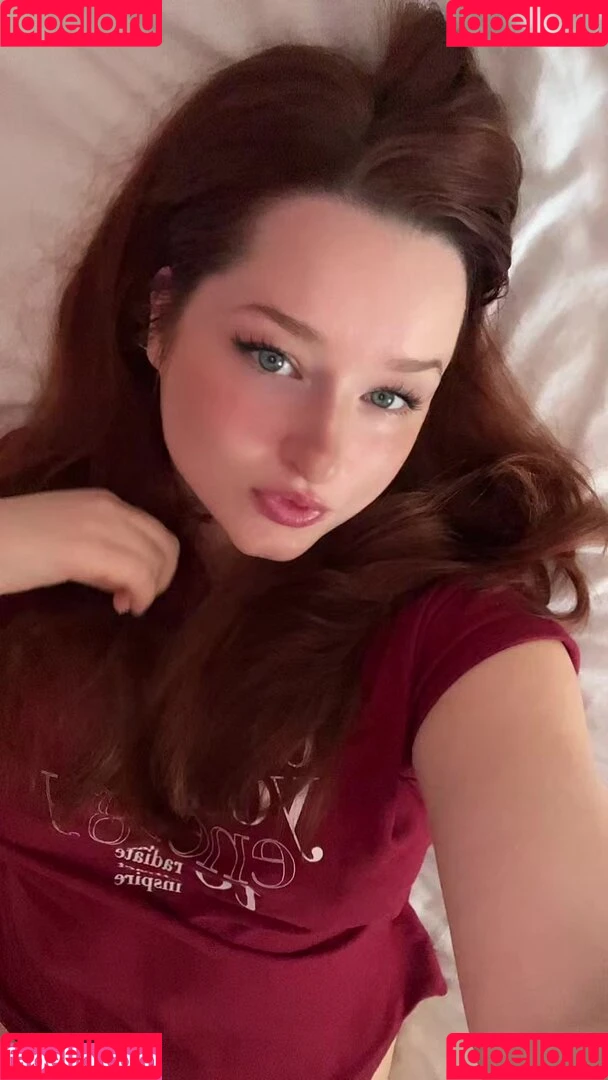 Elle Mae / eastern_eu_baby / ellexaus / https: Onlyfans Photo Gallery 