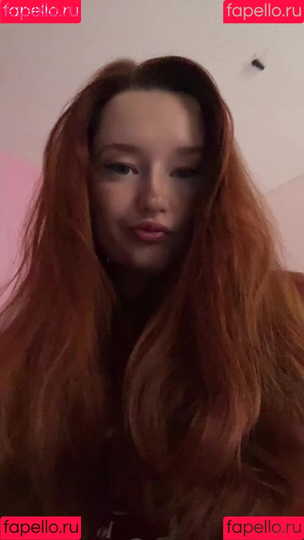 Elle Mae / eastern_eu_baby / ellexaus / https: Onlyfans Photo Gallery 