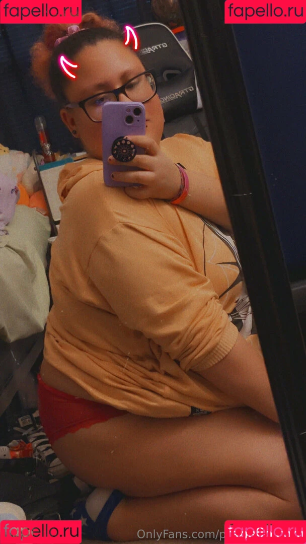 mantisthreads / prettyemokitty Onlyfans Photo Gallery 