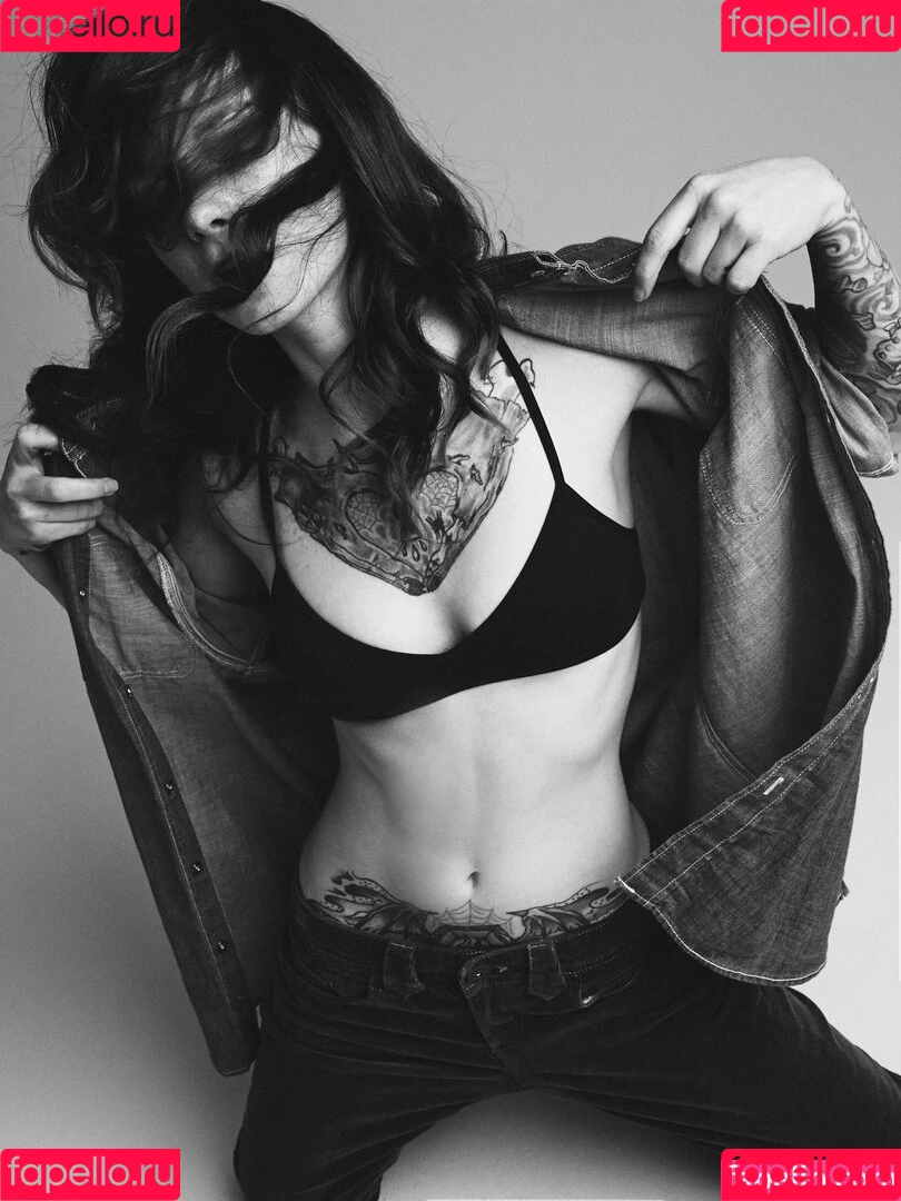 Hattie Watson / eittahton Onlyfans Photo Gallery 