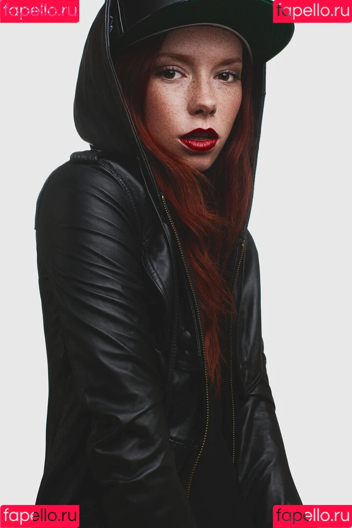 Hattie Watson / eittahton Onlyfans Photo Gallery 