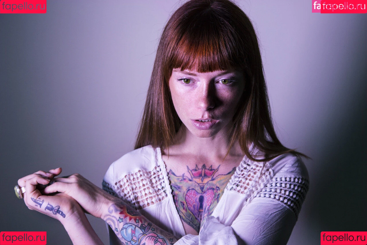 Hattie Watson / eittahton Onlyfans Photo Gallery 