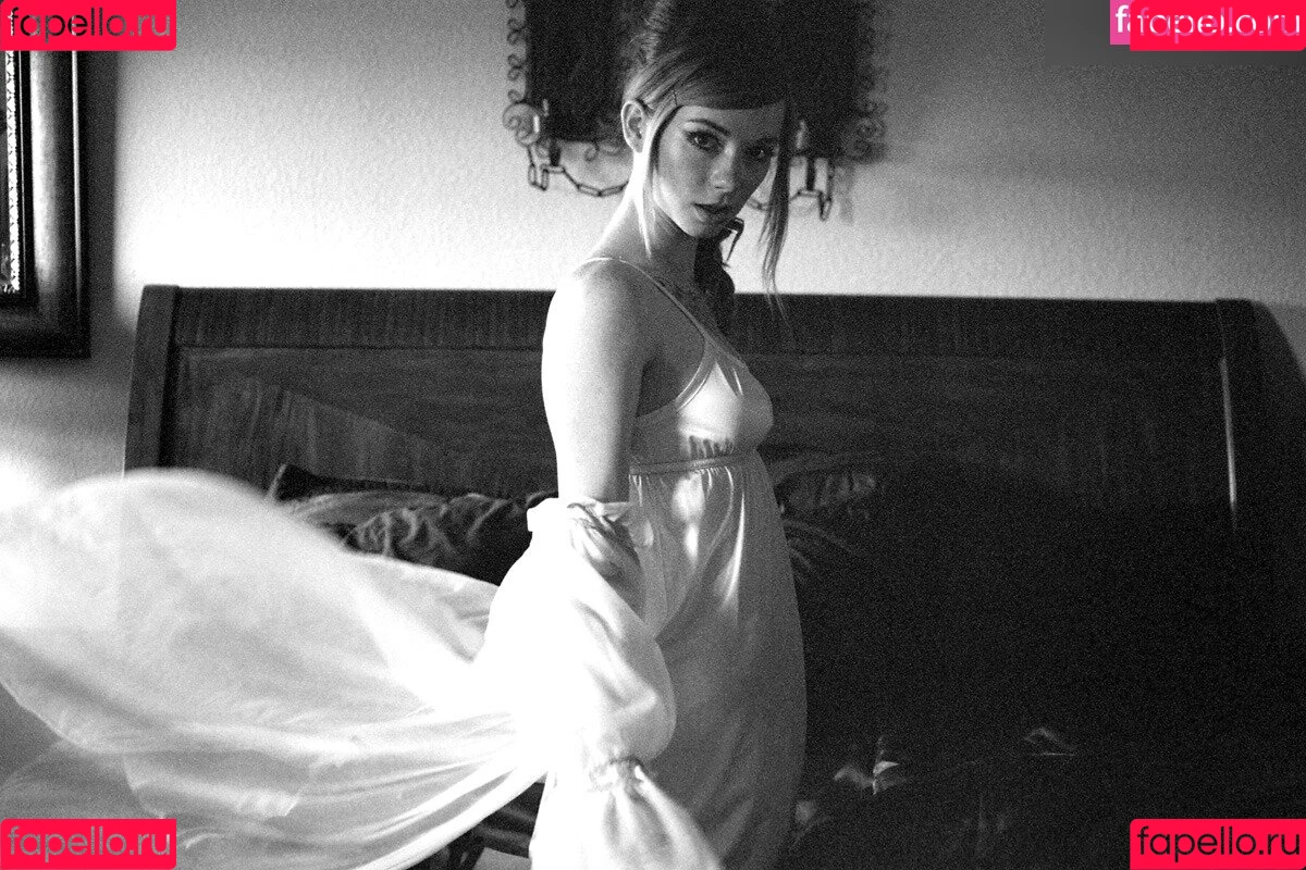 Hattie Watson / eittahton Onlyfans Photo Gallery 