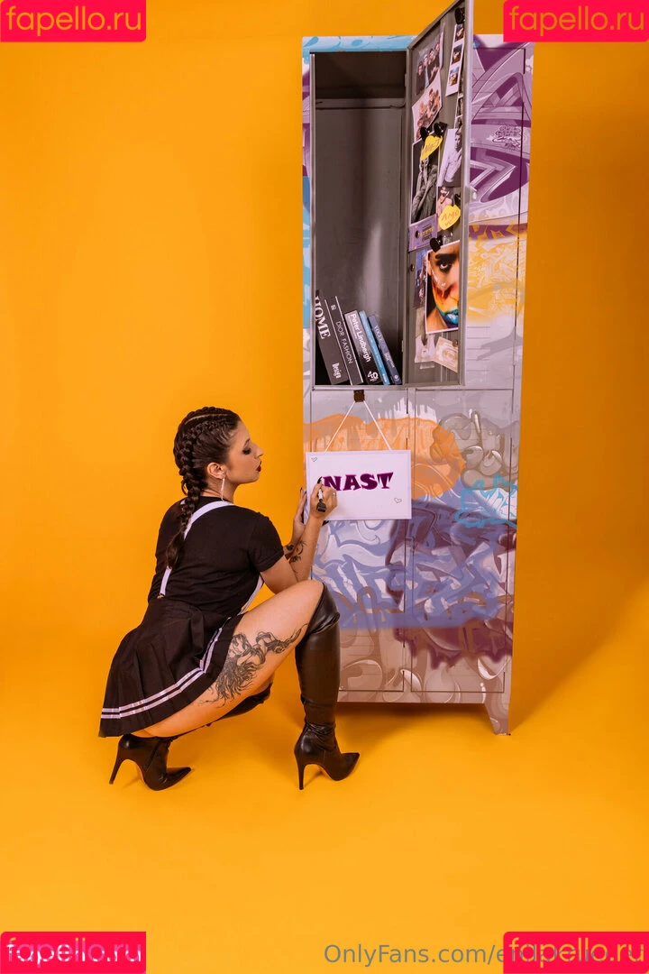 enilakrueger Onlyfans Photo Gallery 