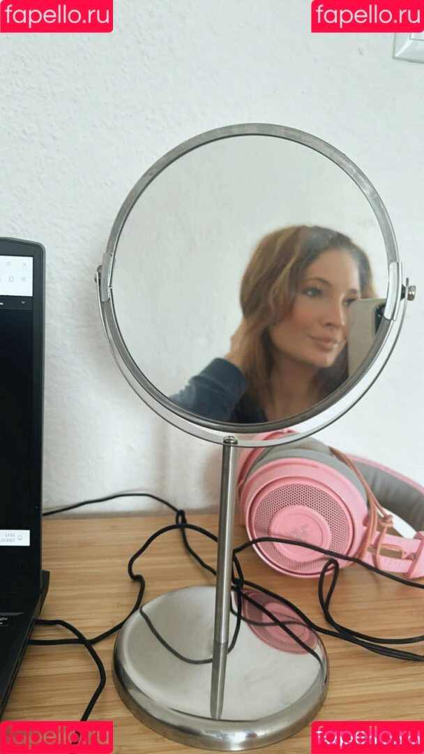 https: / lollipopfields / lollipopfields4 Onlyfans Photo Gallery 