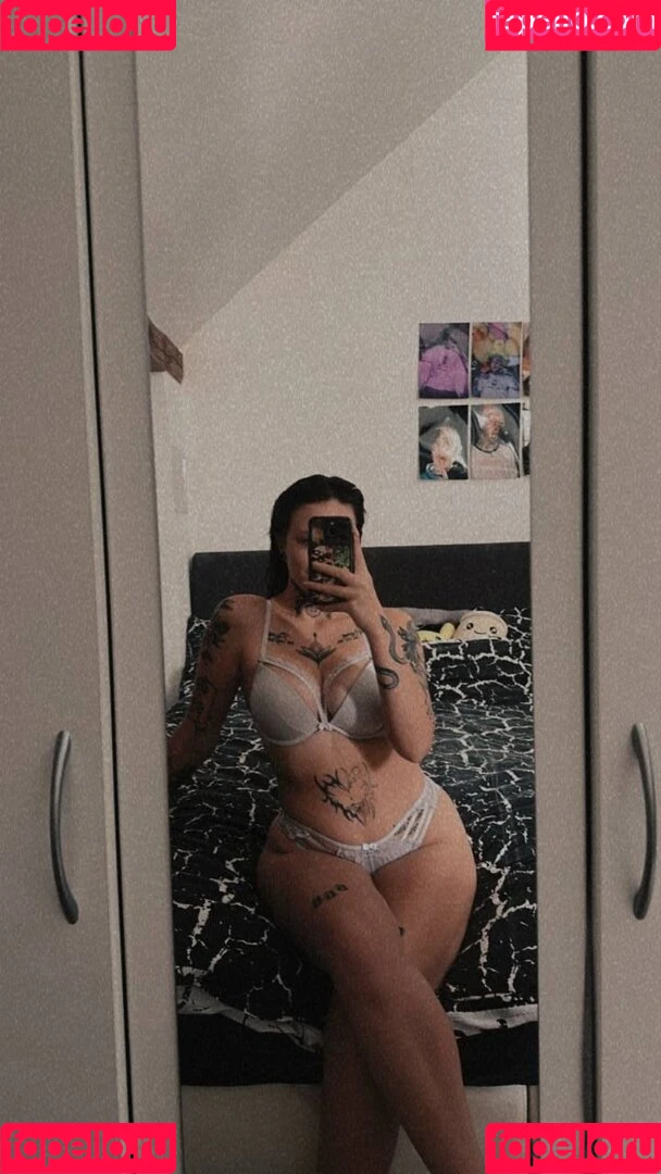 y0urd3vil_666 / yougotcarried Onlyfans Photo Gallery 