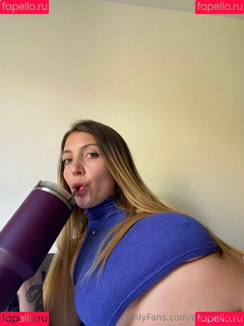 emilyharris / emitheteacher / emrata Onlyfans Photo Gallery 