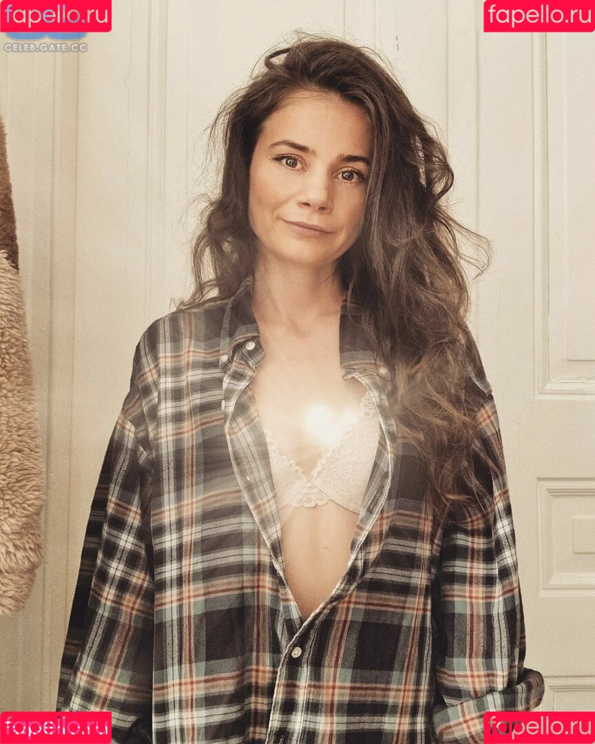 Joyce Ilg / mona.ameziane Onlyfans Photo Gallery 