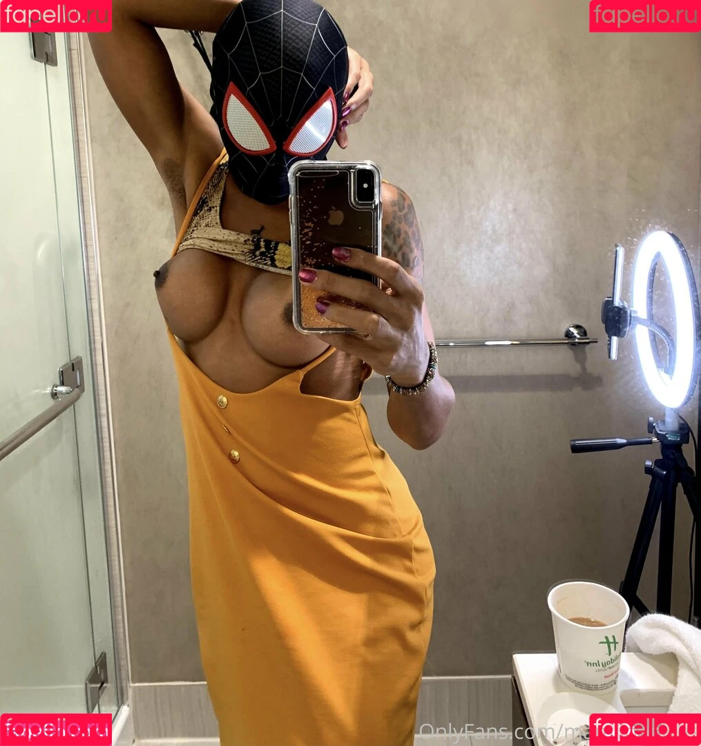 thetsunamimami Onlyfans Photo Gallery 