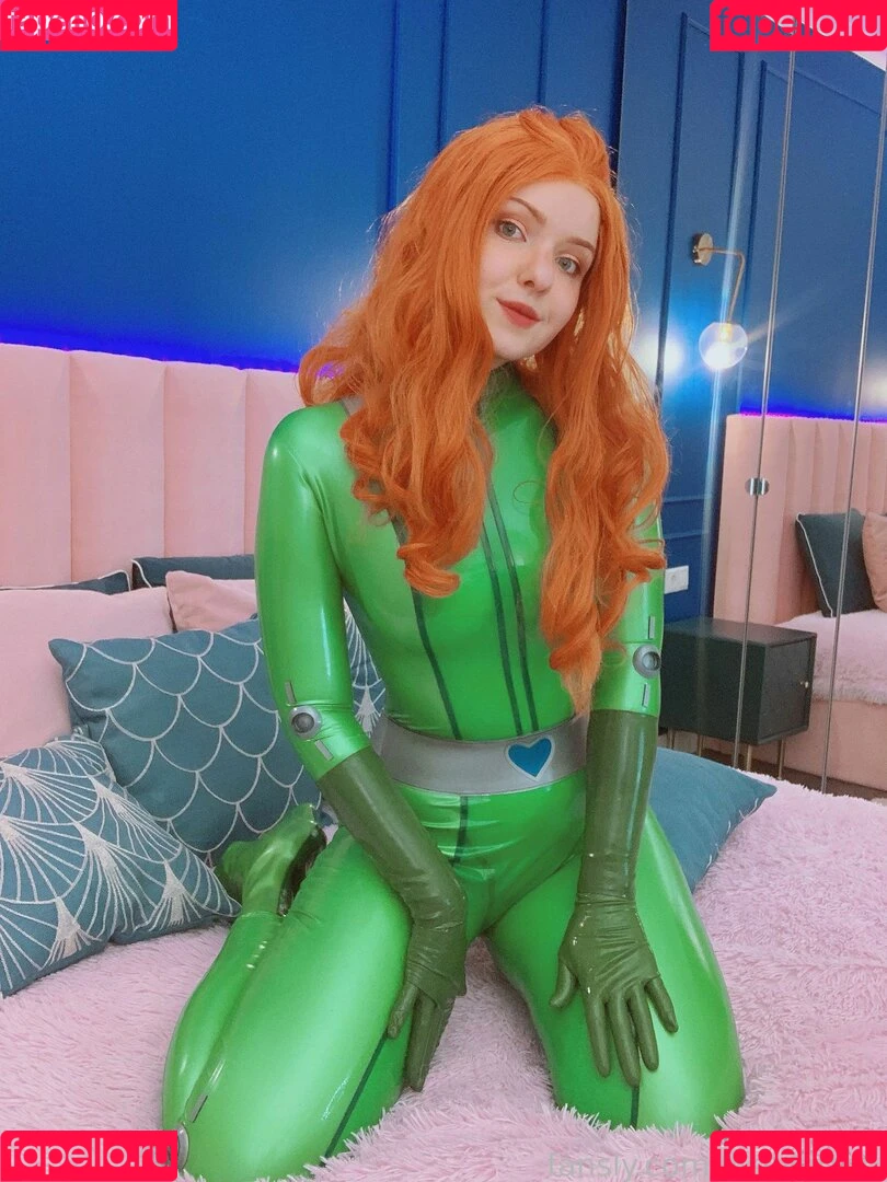 Latex Fetish / misslatexxx Onlyfans Photo Gallery 