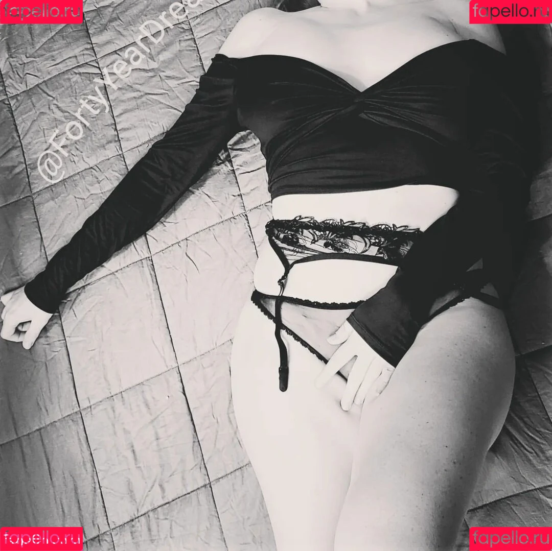 Allie Q / FortyYearDream Onlyfans Photo Gallery 