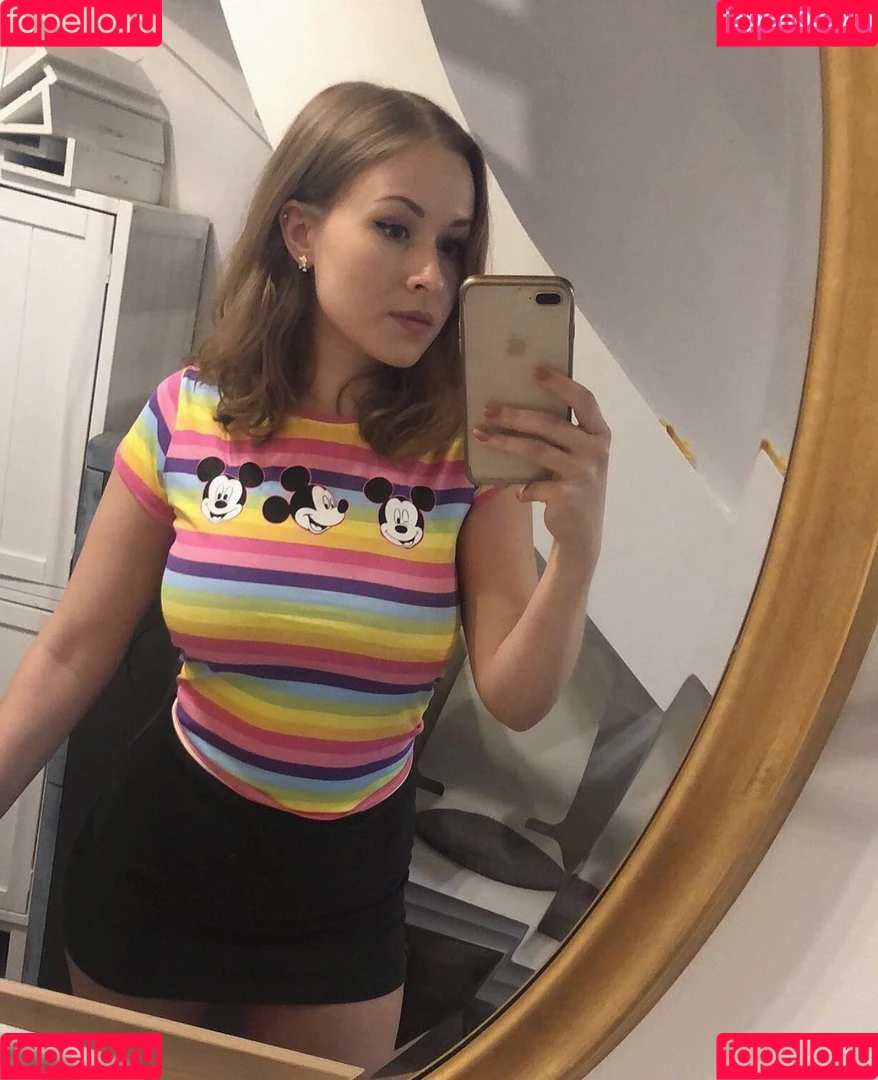 elina / yaboielina Onlyfans Photo Gallery 