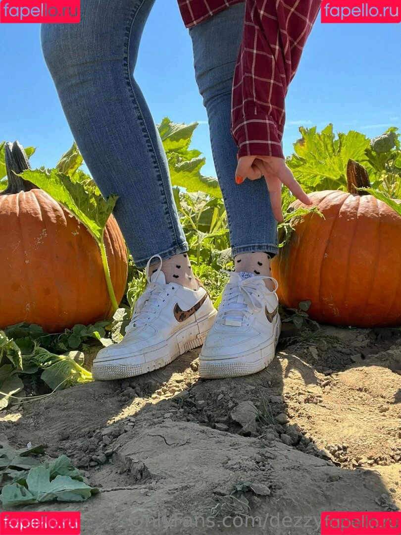 dedframe_ / dezzydoefree Onlyfans Photo Gallery 