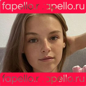 chloe.miiller / chloeemiller Onlyfans Photo Gallery 