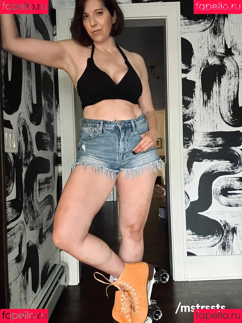 https: / mstrss.ts / mstrssts_VIP Onlyfans Photo Gallery 