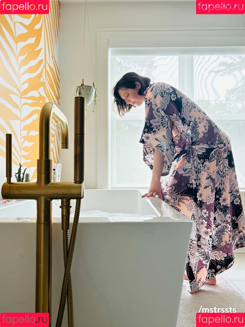 https: / mstrss.ts / mstrssts_VIP Onlyfans Photo Gallery 