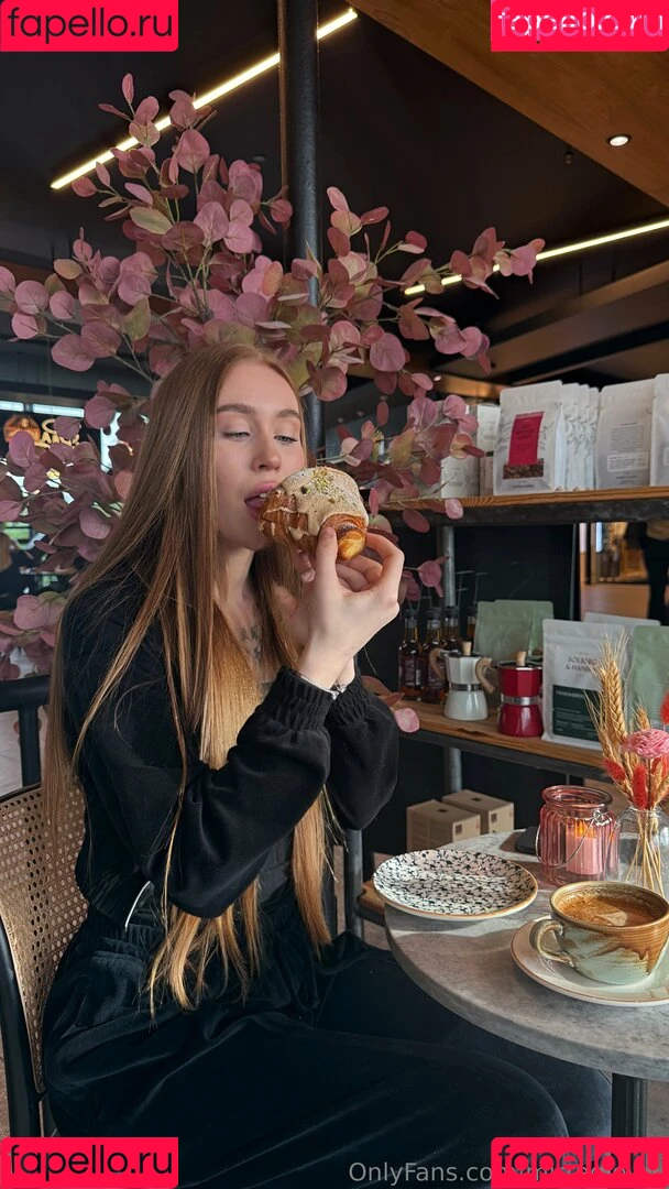 mirraglowvip Onlyfans Photo Gallery 