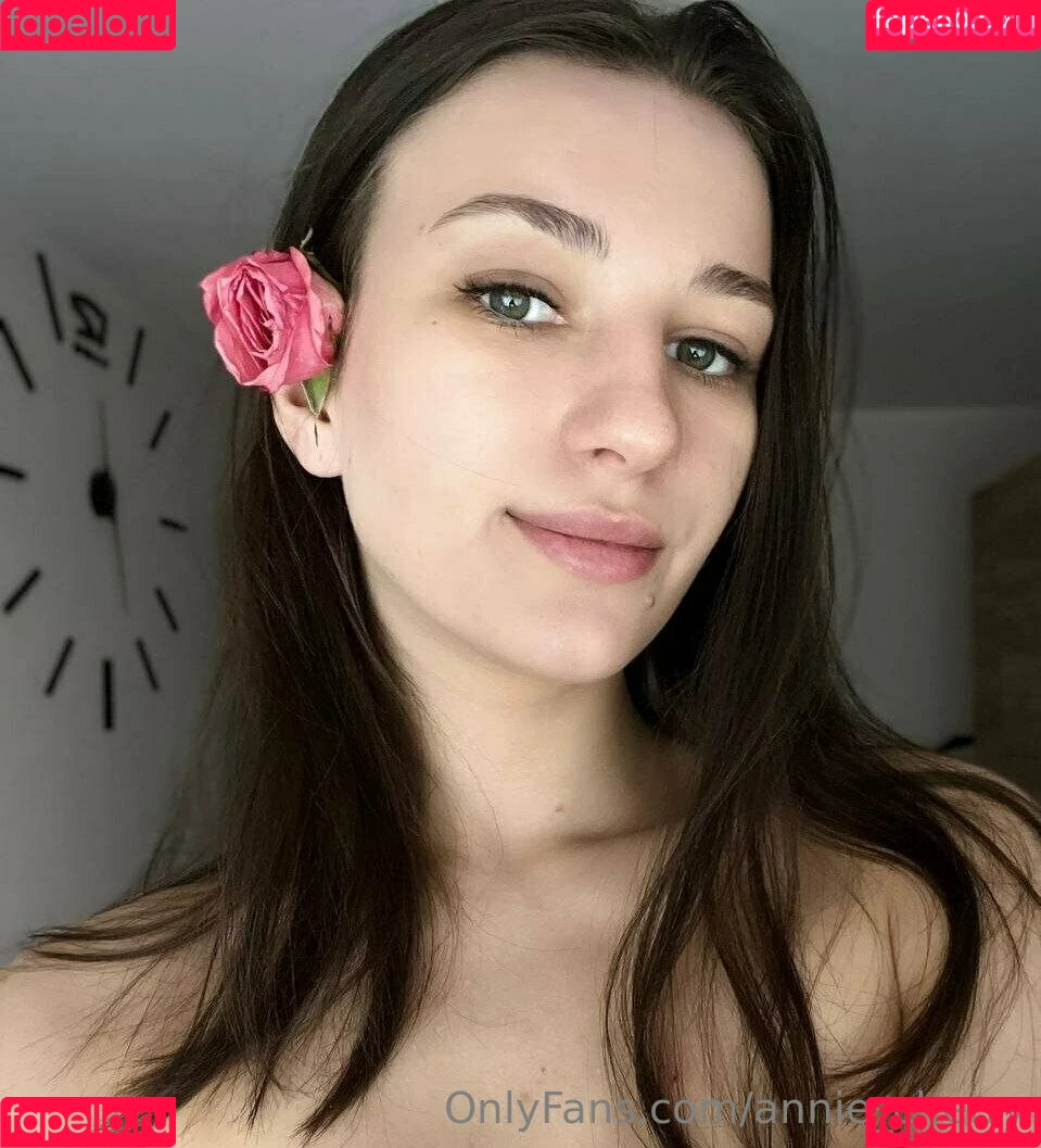 annie_aa / annie_cherry / https: / theanniecherry Onlyfans Photo Gallery 