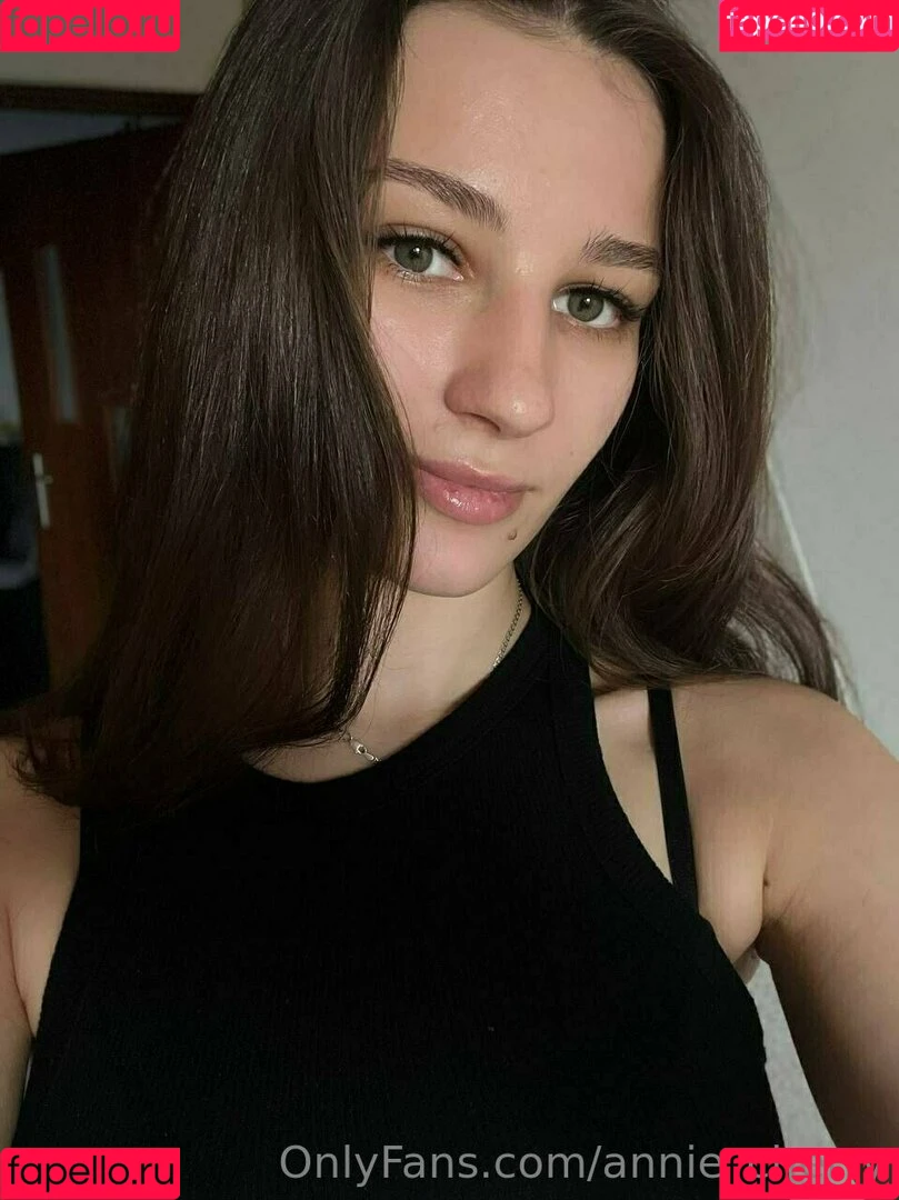 annie_aa / annie_cherry / https: / theanniecherry Onlyfans Photo Gallery 